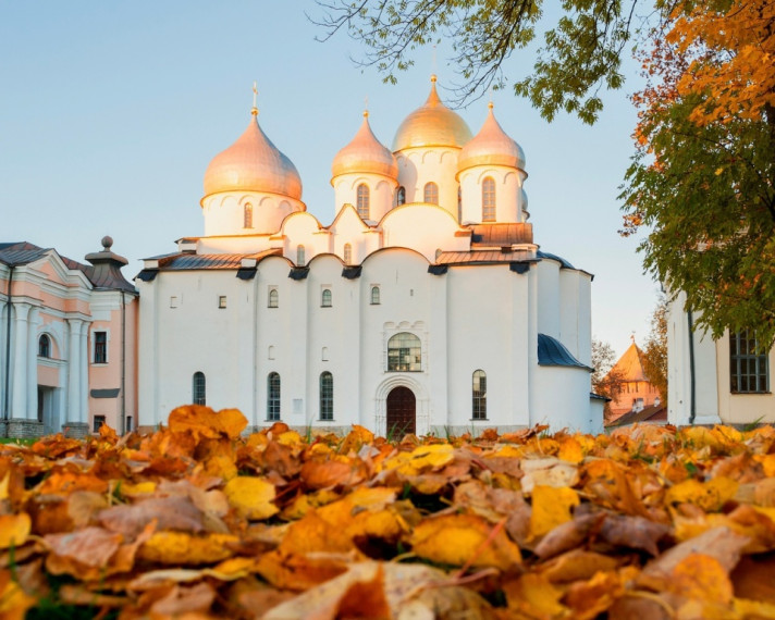 Великий Новгород — город старинных церквей, древних ремесел и духа свободы.